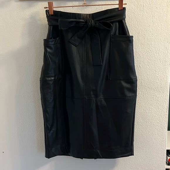 Black pleather Midi Skirt - Picture 2 of 5
